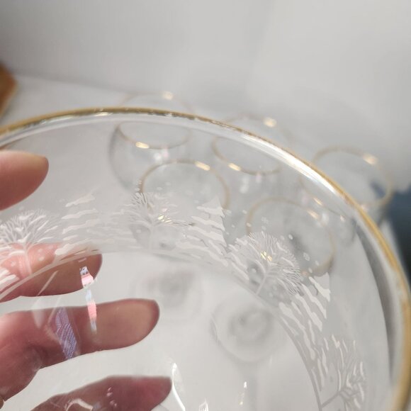 Set Of 6 Vintage Arby's Etched Glass Wine Goblets with Gold Rim & Winter Tree - Picture 3 of 6